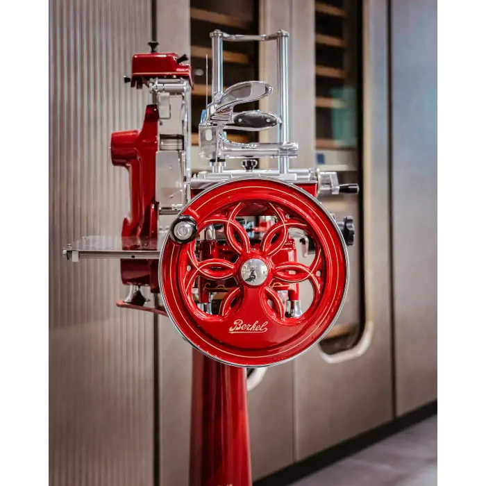 Volano B2 rot mit Sockel, Modell 2024