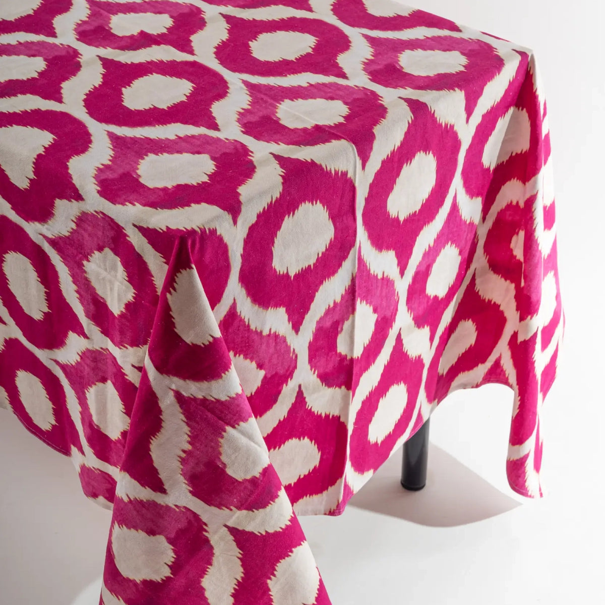 Tischdecke Ornament pink 150 x 350 cm