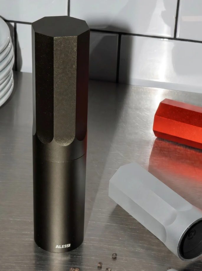 Gewürzmühle ALESSI aus Aluminium rot